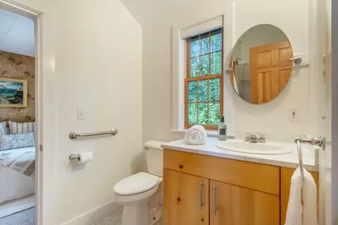 Bath - 107 Highland Ave, Ogunquit, ME 03907 photo 1 of 2