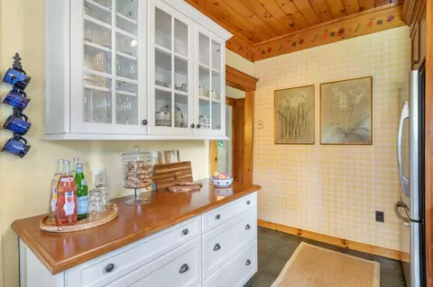 Kitchen - 107 Highland Ave, Ogunquit, ME 03907 photo 5 of 6