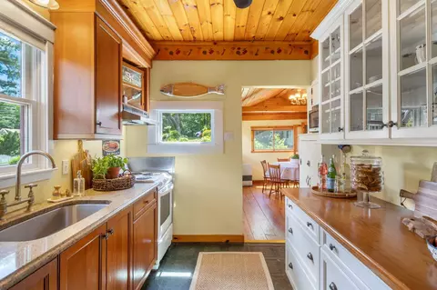 Kitchen - 107 Highland Ave, Ogunquit, ME 03907 photo 3 of 6