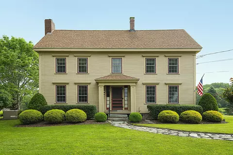 29 Town Hall Rd, Edgecomb, ME 04556