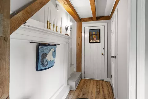 Entry Way - 29 Town Hall Rd, Edgecomb, ME 04556 photo 4 of 5
