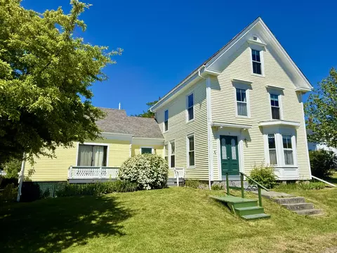 16 Brighton Ave, Vinalhaven, ME 04863
