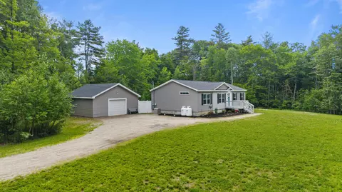 1074 Weeks Mills Rd, Augusta, ME 04330