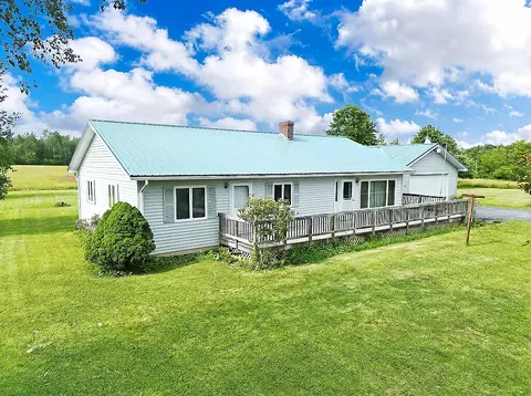 445 Lewiston Rd, West Gardiner, ME 04345