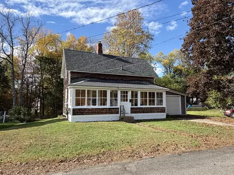 144 Washington St, Pittsfield, ME 04967