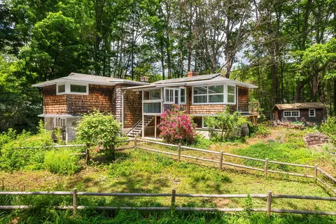 9 Busdick Dr, Kittery, ME 03904