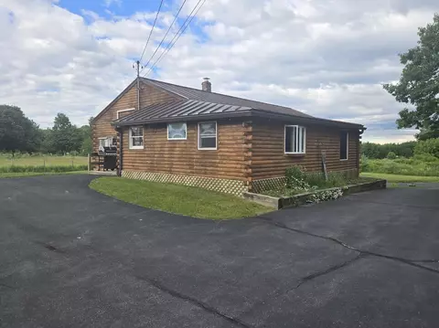 15 Phillips Rd, Glenburn, ME 04401