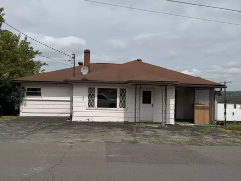 432 St Thomas St, Madawaska, ME 04756