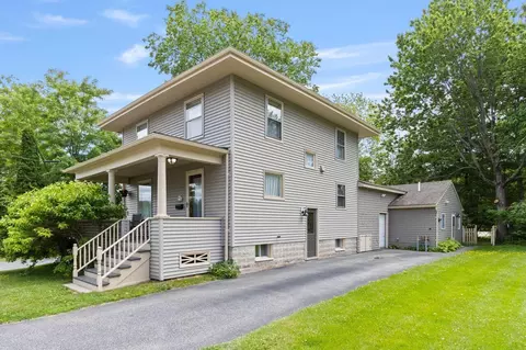 14 Holly St, Portland, ME 04103