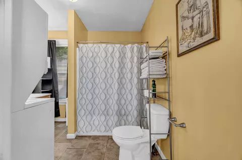 Bath - 117 Union St, Brewer, ME 04412 photo 3 of 5