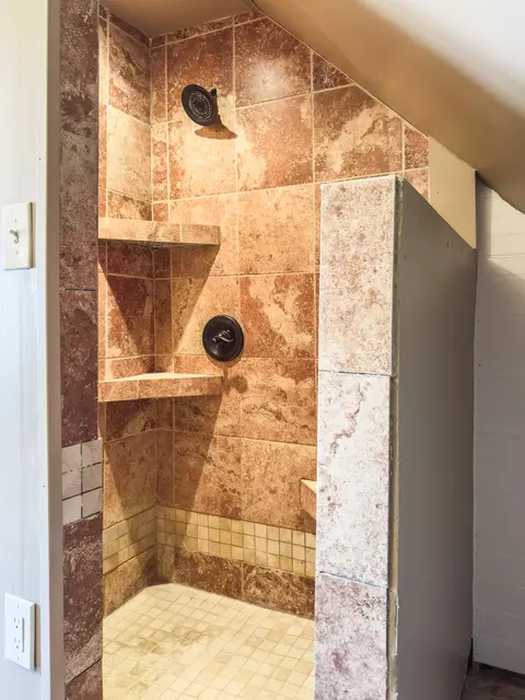 Bath - 103 Margin St, Orono, ME 04473 photo 3 of 4