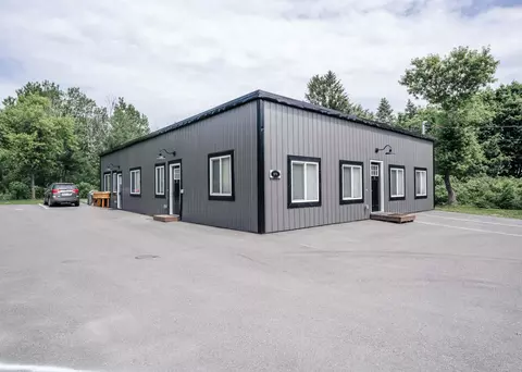 372 Old County Rd, Hampden, ME 04444