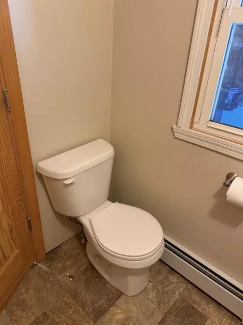 Bath - 336 Bates St, Millinocket, ME 04462 photo 3 of 3