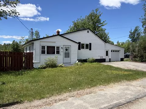 Exterior - 336 Bates St, Millinocket, ME 04462 photo 2 of 5