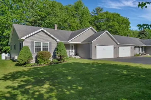 8 Village Dr #5, Turner, ME 04282