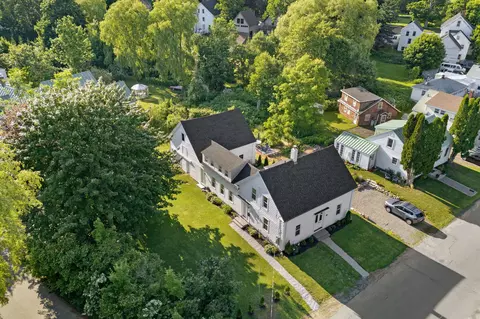 17 Green St, Thomaston, ME 04861