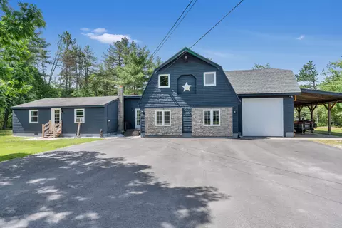 16 Coolidge St, Newfield, ME 04095