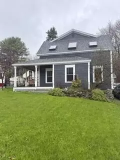 46 Pleasant St, Hampden, ME 04444