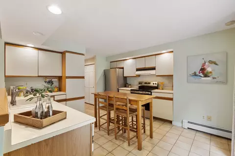 Kitchen - 11 Rebecca Rd, Ogunquit, ME 03907 photo 1 of 3