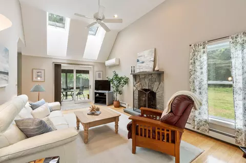 Living - 11 Rebecca Rd, Ogunquit, ME 03907 photo 1 of 4