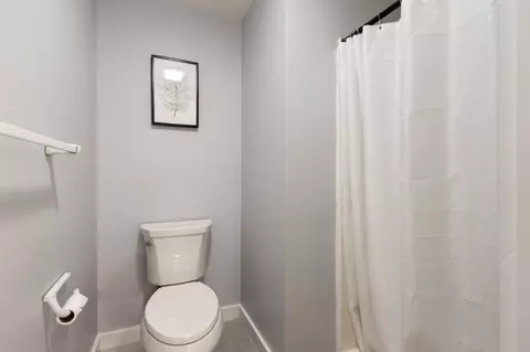 Bath - 11 Rebecca Rd, Ogunquit, ME 03907 photo 2 of 3