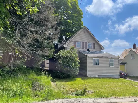 200 Free St, Dexter, ME 04930