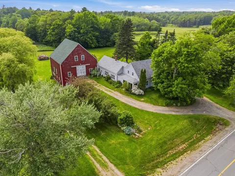 712 River Rd, Cushing, ME 04563