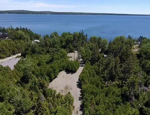 35 Peninsula Shores Rd, Gouldsboro, ME 04624