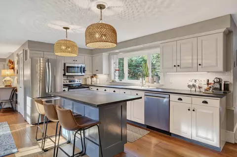 160 Memorial Hwy, North Yarmouth, ME 04097
