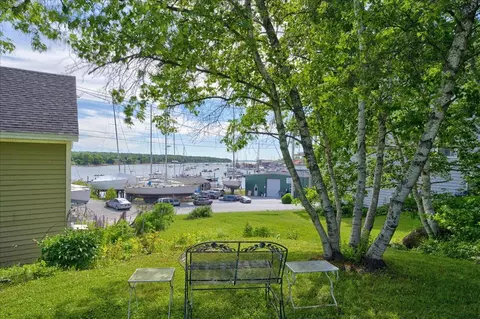 104 Front St, Belfast, ME 04915