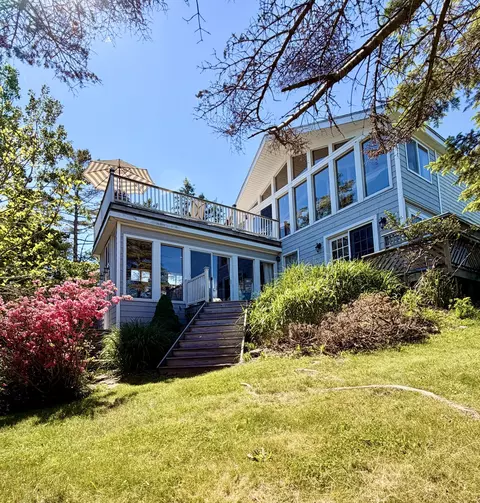 22-26 Tinkers Lndg, Vinalhaven, ME 04863
