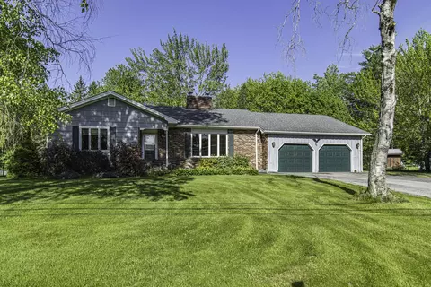 30 Saratoga Ave, Bangor, ME 04401