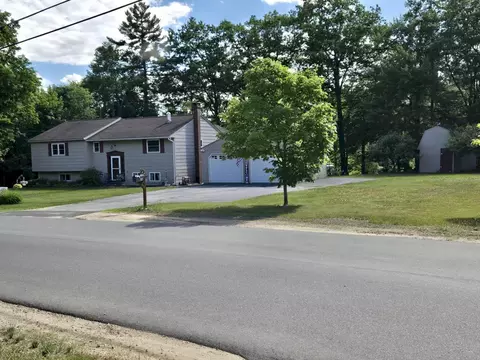 54 Blayne St, Dixfield, ME 04224