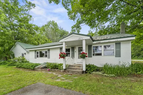 47 Hampden Rd, Carmel, ME 04419