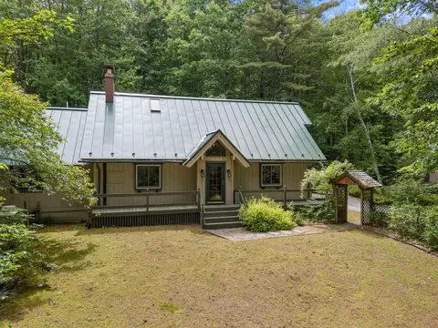 8 Solitude Ln, Bridgton, ME 04009