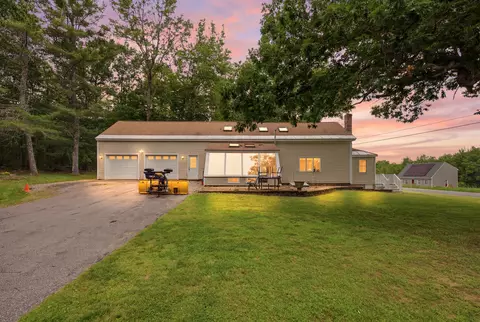 426 Hight Rd, Dayton, ME 04005