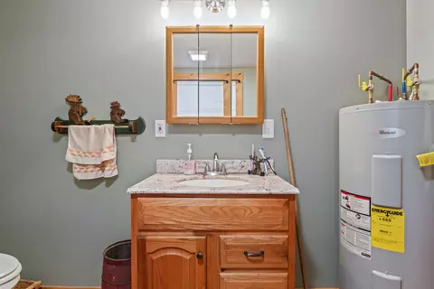 Bath - 537 Sunflower Ln E, Sidney, ME 04330 photo 2 of 2