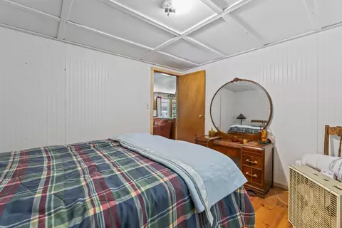 Bedroom - 537 Sunflower Ln E, Sidney, ME 04330 photo 2 of 3