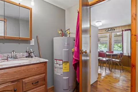 Entry Way - 537 Sunflower Ln E, Sidney, ME 04330 photo 2 of 2
