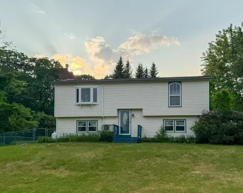 211 Hinckley Hill Rd, Carmel, ME 04419