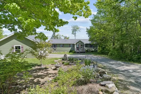 58 Blackberry Ln, Trenton, ME 04605