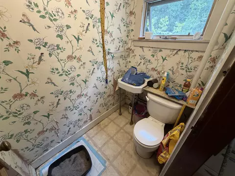 Bath - 18 Beech St, Dexter, ME 04930 photo 1 of 2