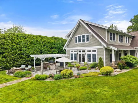 178 Pine Trl, Dedham, ME 04429