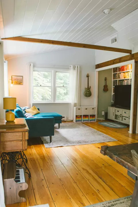 37 Pleasant Valley Rd, Cumberland, ME 04021