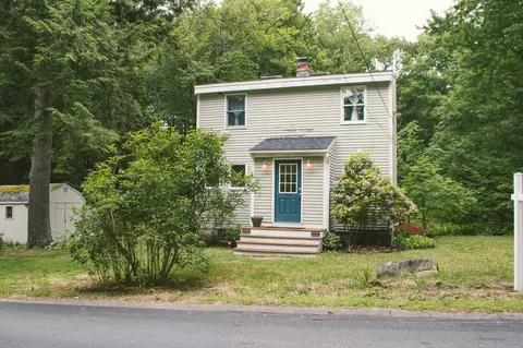37 Pleasant Valley Rd, Cumberland, ME 04021