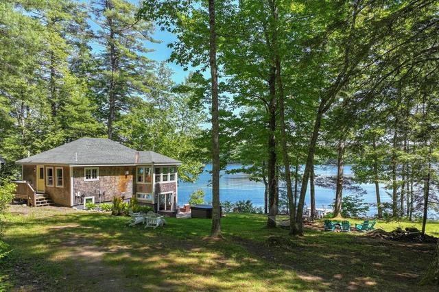 224 Crawfordsburn Ln, Union, ME 04862