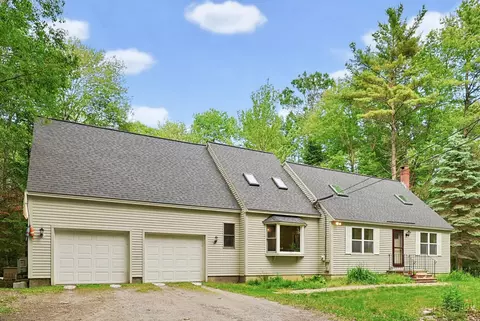 633 Harpswell Rd, Brunswick, ME 04011