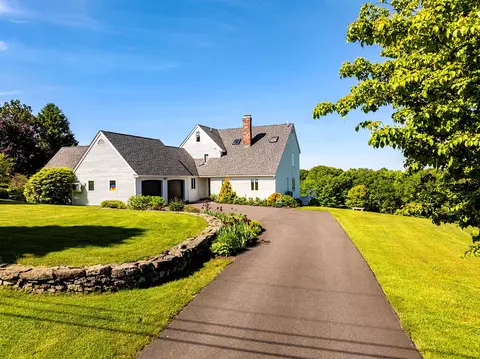 269 Mill St, Rockport, ME 04856