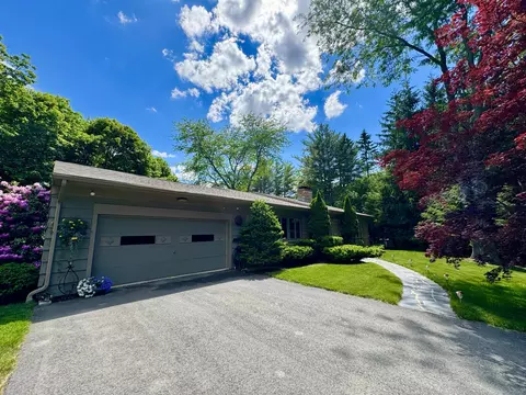 281 Clyde Rd, Bangor, ME 04401