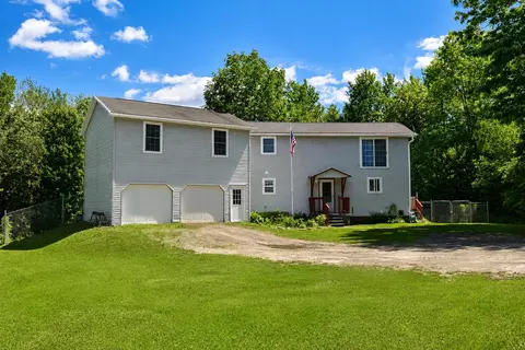 64 Bragg Rd, Detroit, ME 04929